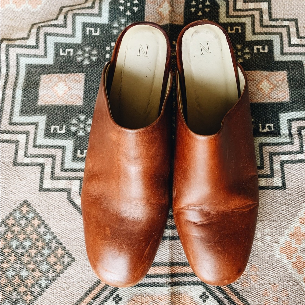 Nisolo Mules 8.5